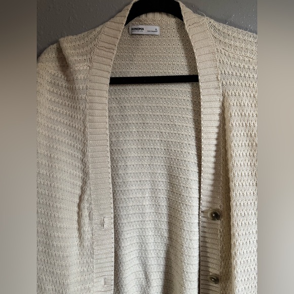 Cream colored cardigan - Picture 2 of 2